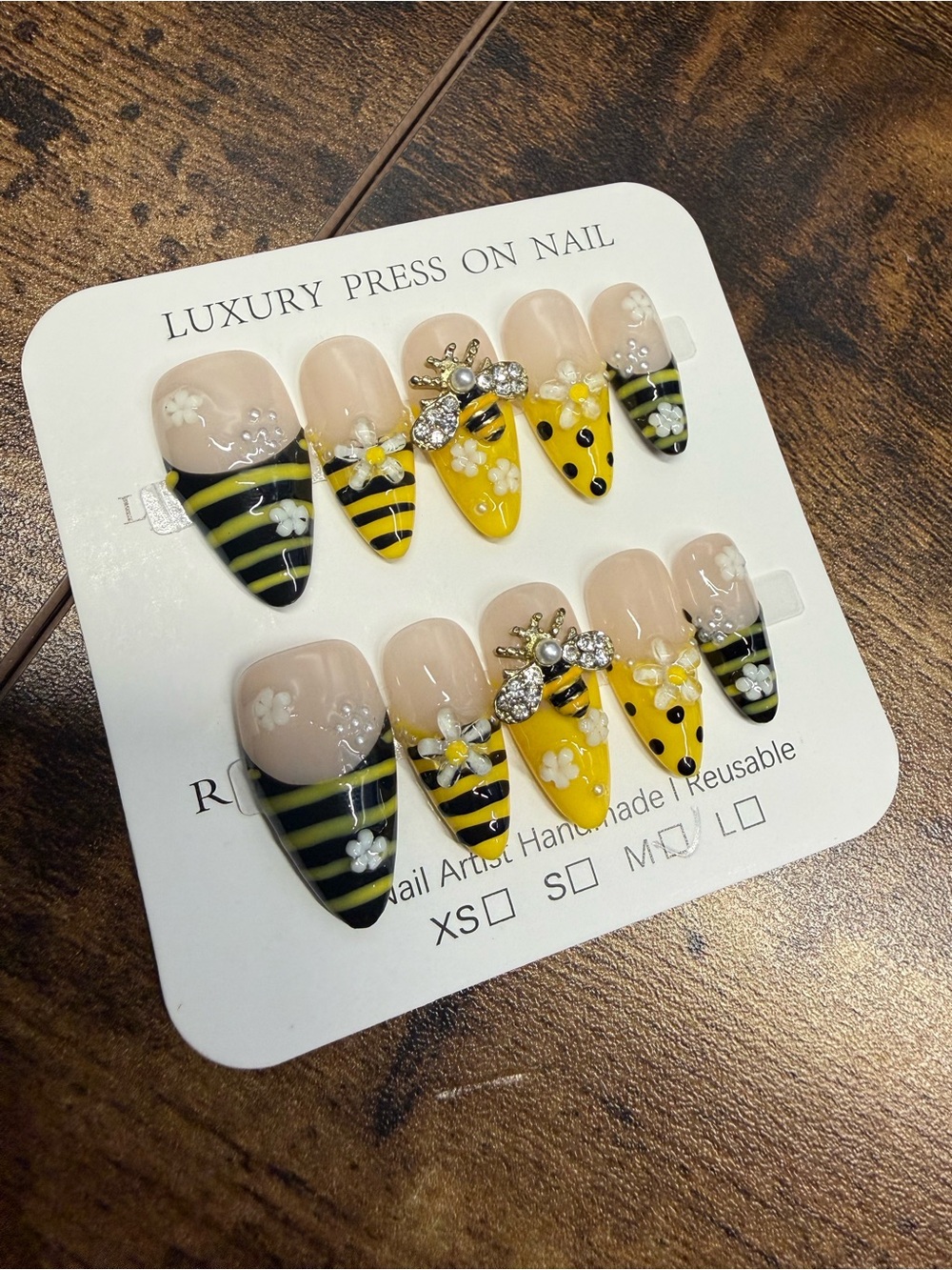 🐝 Buzz-Worthy Bee-Themed Luxury Press-On Nails 🐝 Medium Size